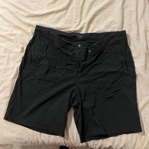 Athleta Trekkie Bermuda Shorts size 20 black